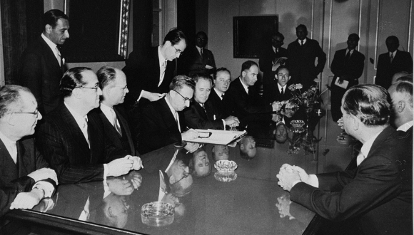 The signing of the Reparations Agreement between the German Federal Republic, the State of Israel, and the Conference on Jewish Material Claims, United States Holocaust Memorial Museum, courtesy of Benjamin Ferencz